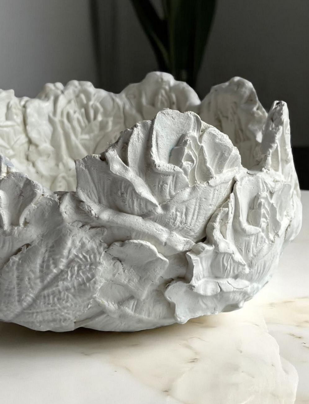Smarta Modelleme Hamuru | white air dry modeling clay rose vase diy craft closeup.jpg